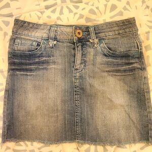 Short denim skirt